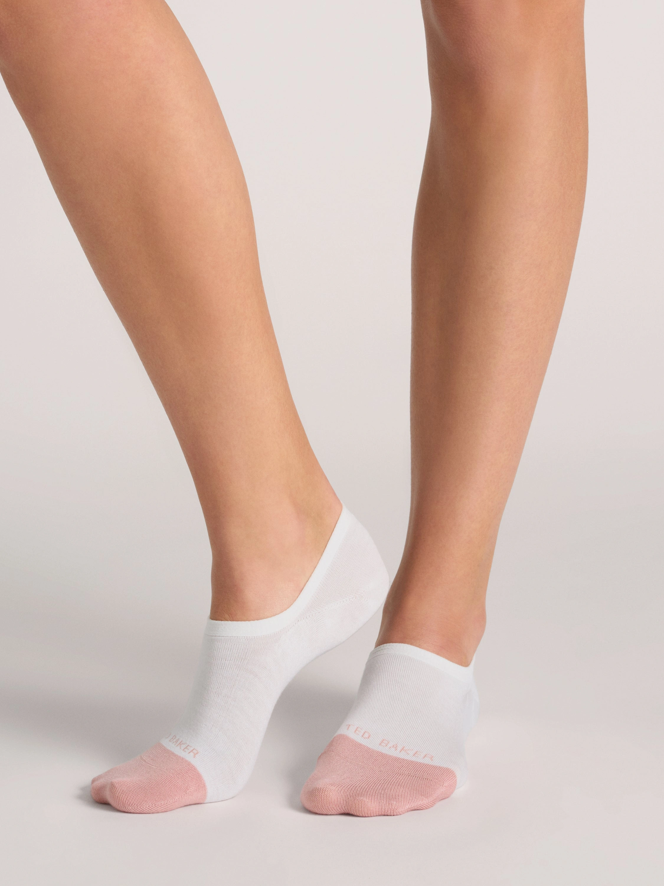 Comfy Feet: 3-Pack No-Show Liners for Women, Stay Cool & Dry All Day!